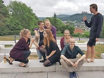 Sie wollen nicht mehr nur zuschauen, was in Griechenland und auf der Balkanroute mit Geflüchteten passiert, sondern selbst anpacken (von links): Katharina Waldinger, Alexander Kreysig, Barbara Steidl, Maximilian Behrens, Laura Gali, Johannes Kobras und Henning Busch. Foto: privat