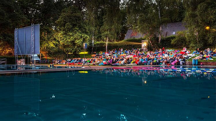 N&uuml;rnberg zeigt bei Sommerfilmn&auml;chten im Narturgartenbad Filme aus verschiedenen Genres
