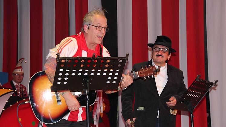 Stefan Lach (links) und Christoph Müller unterhielten sich nicht nur über Fußball.  Foto: Friedwald Schedel