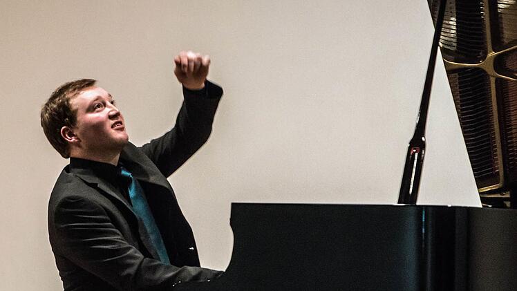 Sebastian Berakdar beeindruckte bei seinem Auftritt in Coburg als Schumann-Interpret.Foto: Jochen Berger