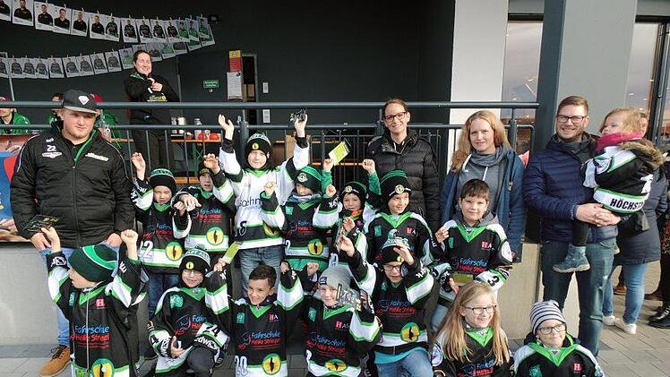 Die U9 mit den Großen (von links): Philipp Seelmann, Saskia Rogner, Vera Feuerlein und Thorsten Ramspeck mit Fiona  Fotos: Britta Schnake