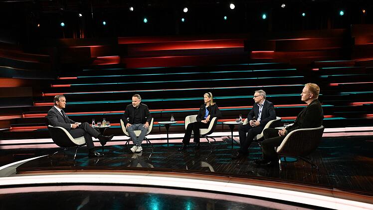 Markus Lanz diskutierte am Donnerstag mit (von links) Andreas Peichl, Dorothea Siems, Sebastian Kl&uuml;sener und Stefan Schulz.