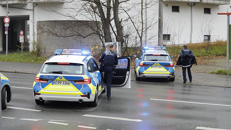 Nürnberg: Granate auf Baustelle entdeckt - Kampfmittelräumdienst im Einsatz