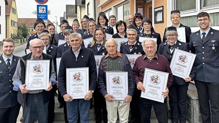 Ehrungen standen bei der Freiwilligen Feuerwehr Langensendelbach an.