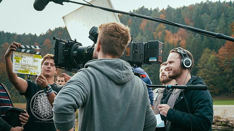 In der fränkischen Schweiz, nahe Burg Rabeneck, dreht das Filmteam eine Schlüsselszene. Foto: Lisa Weixelbaum