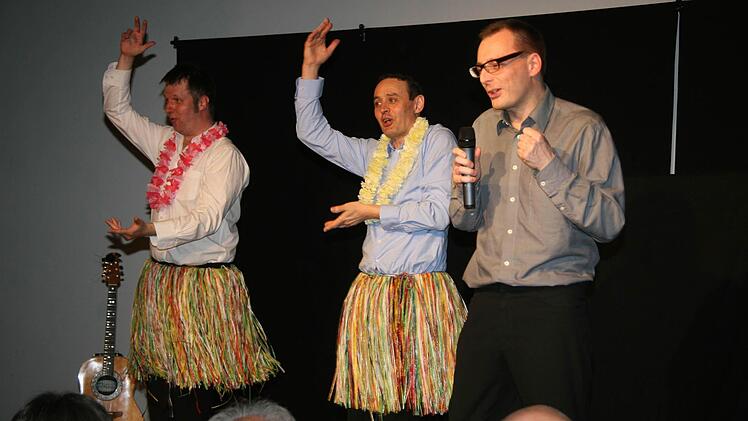 Sogar der Finanzkrise konnten die TBC-Komiker noch etwas Lustiges abgewinnen - und tanzten den Apocalypso, im Hularöckchen.