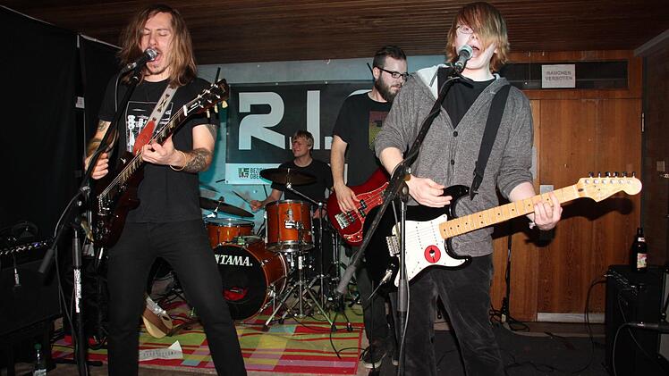 Mit kraftvollem Gitarrenrock überzeugte die Forchheimer Band "The Attic" mit (von links) Gitarrist und Sänger Robert Robson, Schlagzeuger Chrstian Drummer, Bassist Michael Grodel sowie Gitarrist und Sänger Tobias Walter, Stephan Stöckel