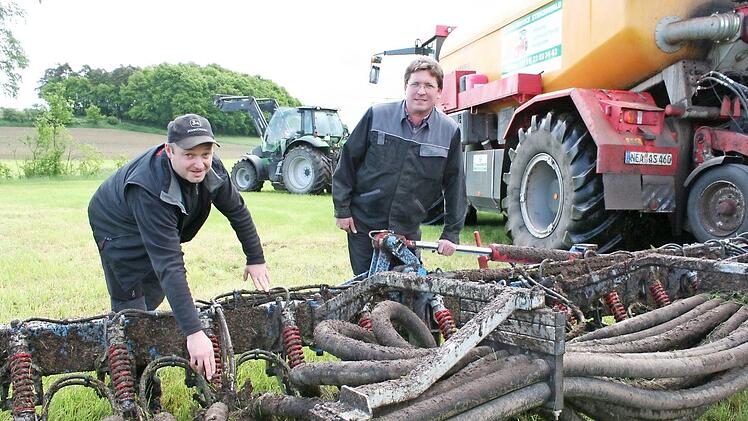 Gülle wird heute mit moderner Technik in den Boden gebracht. Foto: Evi Seeger (Archiv)