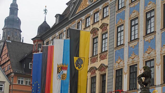 Das Rathaus in Coburg - genauer gesagt der dortige Chefsessel - ist derzeit das Objekt der Begierde von nicht weniger als zehn OB-Kandidaten.Foto: Jochen Berger