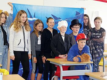 Die Schulspielgruppe der RS II beteiligte sich mit ihrem „Siegmund-Loewenzahns-Bauwagen-Theater“ am digitalen Schultheater-Event