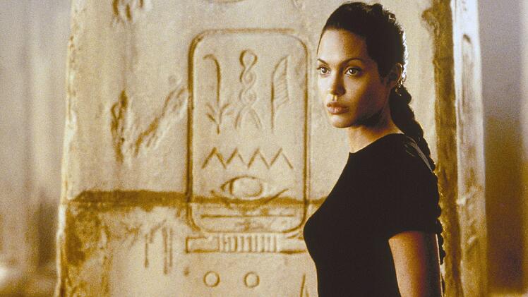 Angelina Jolie musste regelm&auml;&szlig;ig Drogentest absolvieren, wollte sie die Titelrolle in "Lara Croft: Tomb Raider" haben. Zur Erleichterung der Produktionsverantwortlichen bestand sie alle Tests.
