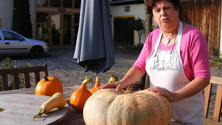 Ob Hokkaido, Butternut oder Halloween - Maria Geier hat die unterschiedlichsten Kürbissorten auf Vorrat gekauft.