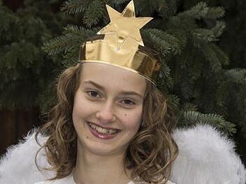 Die zwölfjährige Linda Enslinger ist das Hausener Christkind. Foto: Mathias         Erlwein