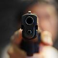 In Oberfranken ist es zu einem Überfall auf eine Metzgerei gekommen. Die Polizei bittet bei der Suche nach dem Täter um die Hilfe der Bevölkerung. Symbolfoto: Charnsitr/Adobe Stock