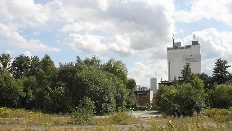 Vom Güterbahnhof aus sind die Produktionsstätten der Brauerei in der Lichtenfelser Straße ...