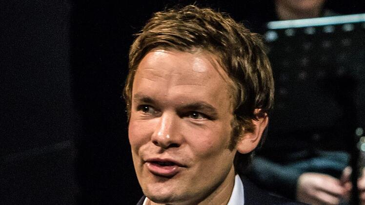 Impressionen von der Matinee "Jugend spielt für Jugend" im Landestheater Coburg: Moderator Christian LimpertFoto: Jochen Berger