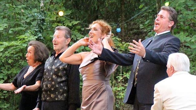 Musikalische Spaßmacher bei der Matinee der Sommeroperette Heldritt (von links): Elfriede Mohrenberger und Bernhard Maxara, Alexandra Reinprecht,  Horst Hubmann, Reinhardt Schmidt. Carolin Herrmann