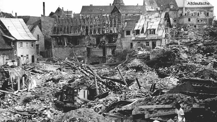 Spätherbst 1948: Kitzingen ist immer noch von dem Bombenangriff am 23. Februar 1945 gezeichnet. Foto: Stadtarchiv Kitzingen