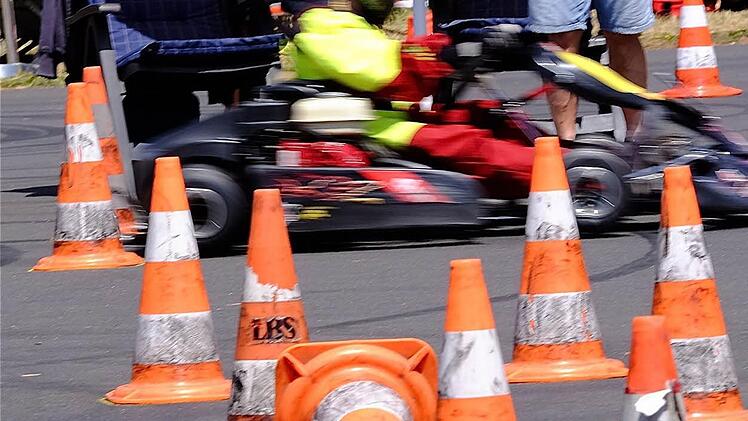 Beim Kart-Slalom am 2015 am Heroldsberg.  Foto: Gerd Schaar