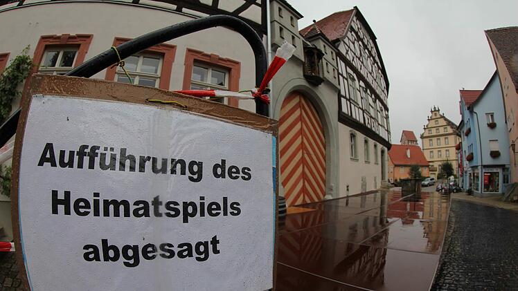 Das Foto ist am ersten Spieltag des Jahres 2013 entstanden. Damals hat die Feuerwehr ihr Gerätehaus zur Verfügung gestellt, damit wenigstens das "Gelage im Schloss" stattfinden kann. 2014 fiel noch ein Spiel aus, seither nicht mehr. Archiv/Thomas Malz