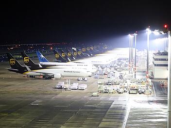 Blitzeis legt Flugbetrieb in Köln/Bonn für 45 Minuten lahm