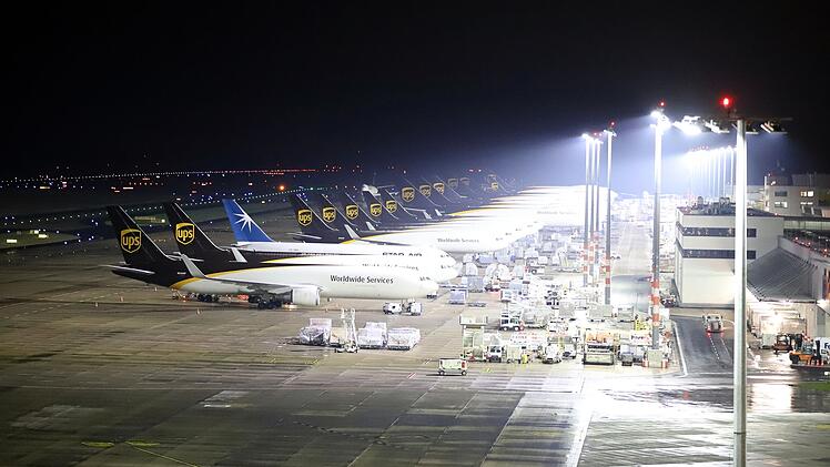 Blitzeis legt Flugbetrieb in Köln/Bonn für 45 Minuten lahm