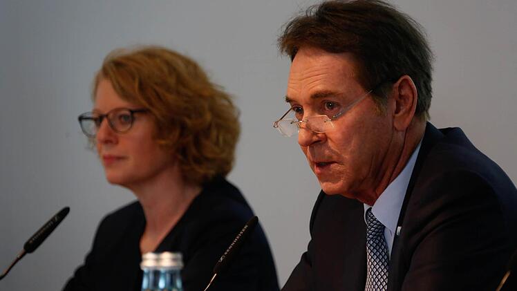 Michael Stoschek; links Stephanie Reuter von der Unternehmenskommunikation Foto: Matthias Hoch