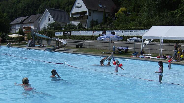 Freibadfest in Gräfenberg. Foto: Petra Malbrich
