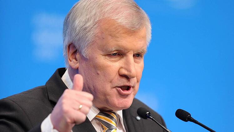 Ministerpräsident Horst Seehofer (CSU) wird am 13. Juni 2015 nach Bad Brückenau kommen. Foto: Tobias Hase/dpa