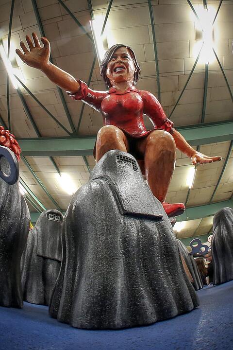 Motivwagen für Mainzer Rosenmontagszug