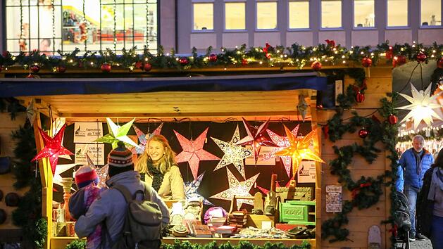 Der Bamberger Weihnachtsmarkt wurde am Donnerstagabend offiziell er&ouml;ffnet. Foto: Harald Rieger