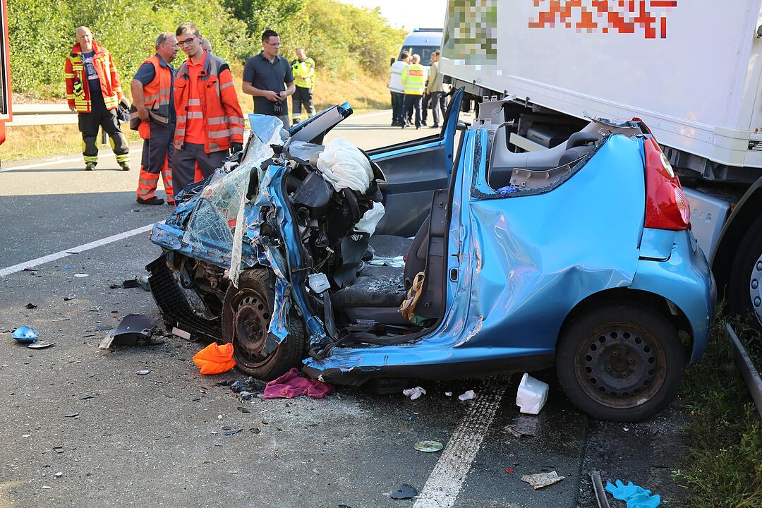 Tödlicher Unfall im Begegnungsverkehr