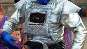 Robot-Man, Platzanimation