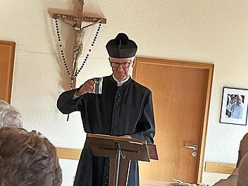 Pfarrer Schöppner (alias Joachim Bock).