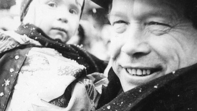 Stadtrat Willi Mehler mit Enkel (1993)