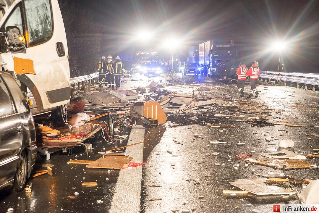 Frau bei Unfall auf A7 bei Kitzingen getötet