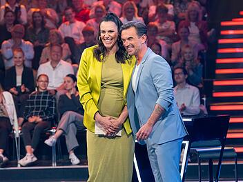 Esther Sedlaczek freut sich, dass Florian Silbereisen sie demnächst vertreten wird.