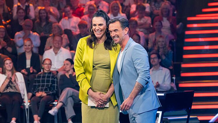 Esther Sedlaczek freut sich, dass Florian Silbereisen sie demnächst vertreten wird.