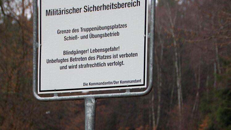 Auf militärischem Gelände: Die Wildfleckener Schule steht auf dem Gelände der Bundeswehr. Foto: Julia Raab