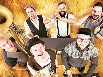 Die Band "Allgäu Power" reißt mit ihrem Mix aus verschiedenen Stilen musikalische Mauern ein. Foto: PR