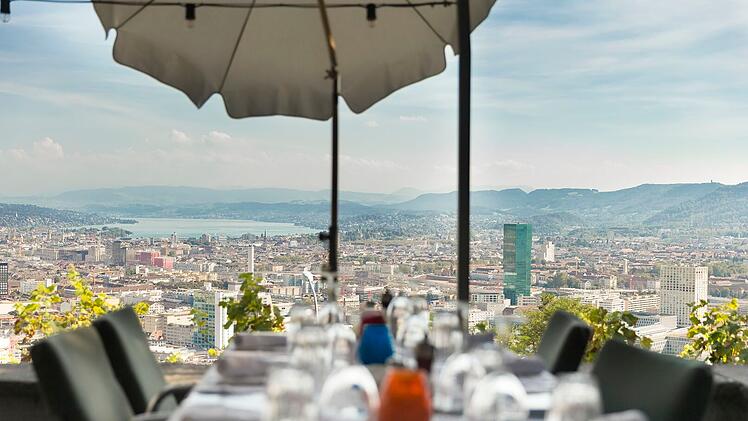 Auch der Zürichsee ist von der Waid aus gut zu sehen.