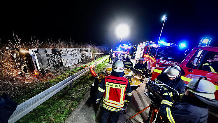 Reisebus auf A44 bei Werl verunglückt
