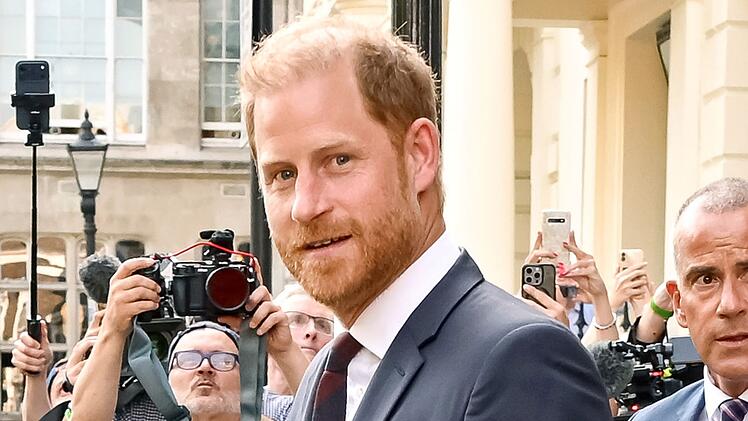 Die ZDF-Reportage fragt, wie es mit der R&uuml;ckkehr von Prinz Harry nach Gro&szlig;britannien ausschaut.