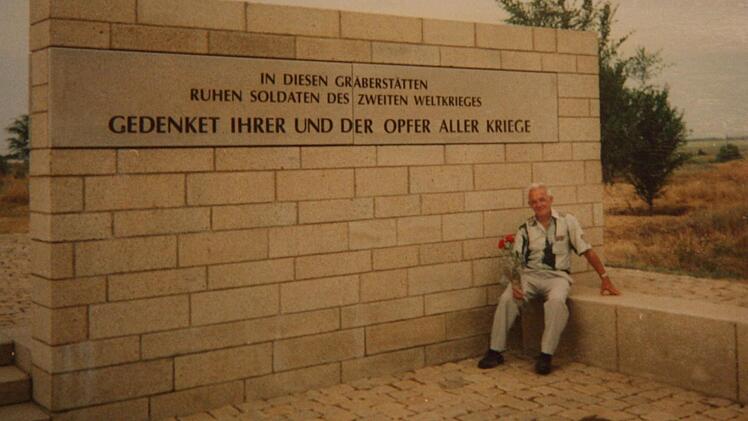 Lorenz Grillmeier an der Gedenkstätte in Stalingrad.