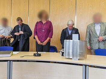 Die drei Angeklagten Foto: Rinklef