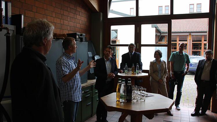 Eindrücke von der Übergabe des Fahrzeugs. Foto: Ralf Ruppert