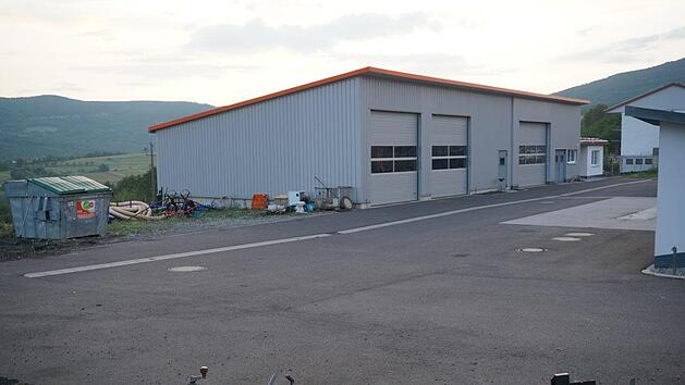 Der gemeindliche Bauhof in Sandberg soll um eine Ger&auml;tehalle erweitert werden.  Marion Eckert