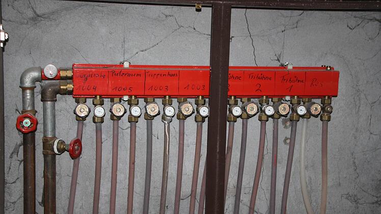 ... Leitungen verlegt und...