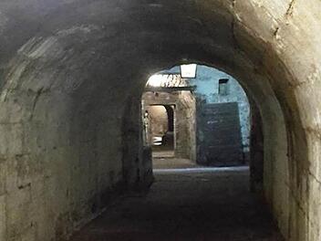 Der Braukeller der ehemaligen Brauerei Louis Weiß im Spiegel ist einer der größten Felsenkeller Kulmbachs. Foto: Lisa Reichel