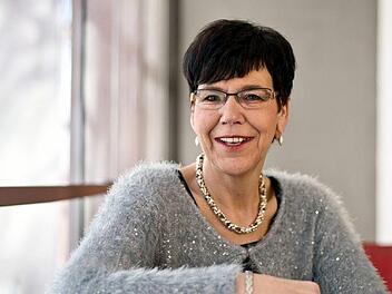 In der Kritik: Susann Biedefeld. Die B&uuml;rgermeister aus dem Landkreis Coburg sind sauer auf die SPD-Landtagsabgeordnete, weil diese f&auml;lschlicher Weise behauptet hat, nie f&uuml;r Stra&szlig;enausbaubeitr&auml;ge gewesen zu sein. Jetzt hat sie f&uuml;r diese Aussage um Entschuldigung gebeten.